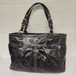Coach Gallery Zippered Tote Bag in Black Patent Cowhide Leather F13761
